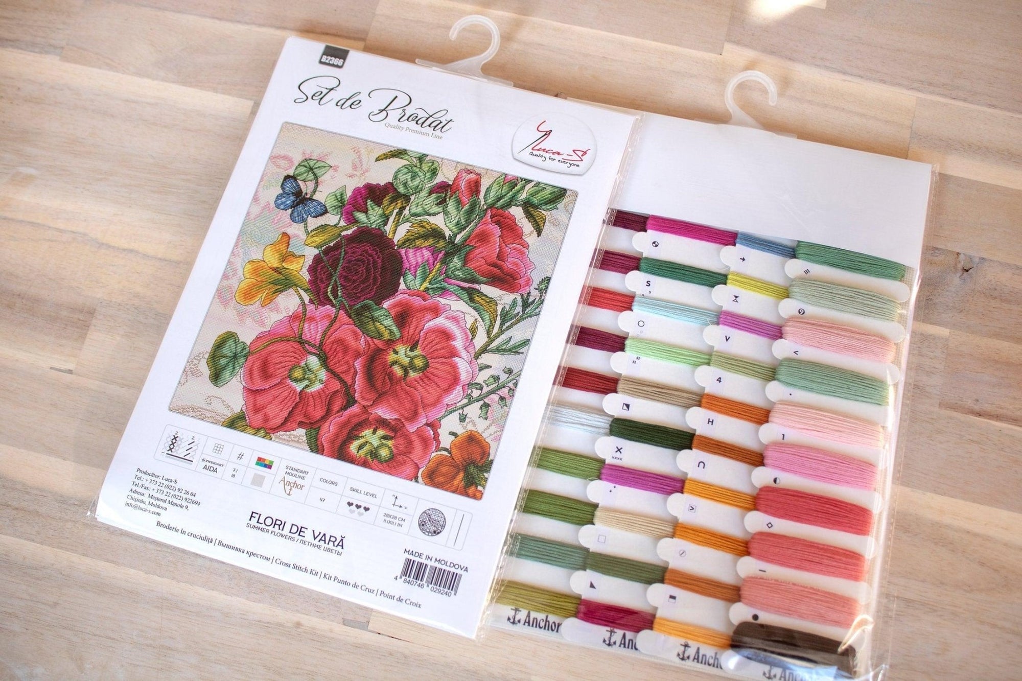 Cross Stitch Kit Luca - S - Summer Flowers, B2366 - Luca - S Yarns