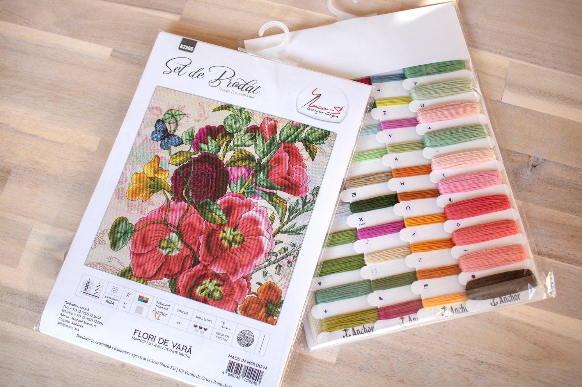 Cross Stitch Kit Luca - S - Summer Flowers, B2366 - Luca - S Yarns