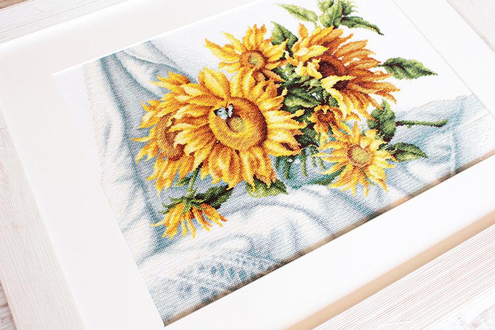 Cross Stitch Kit Luca - S - Sunflowers, B2264 - Luca - S Yarns