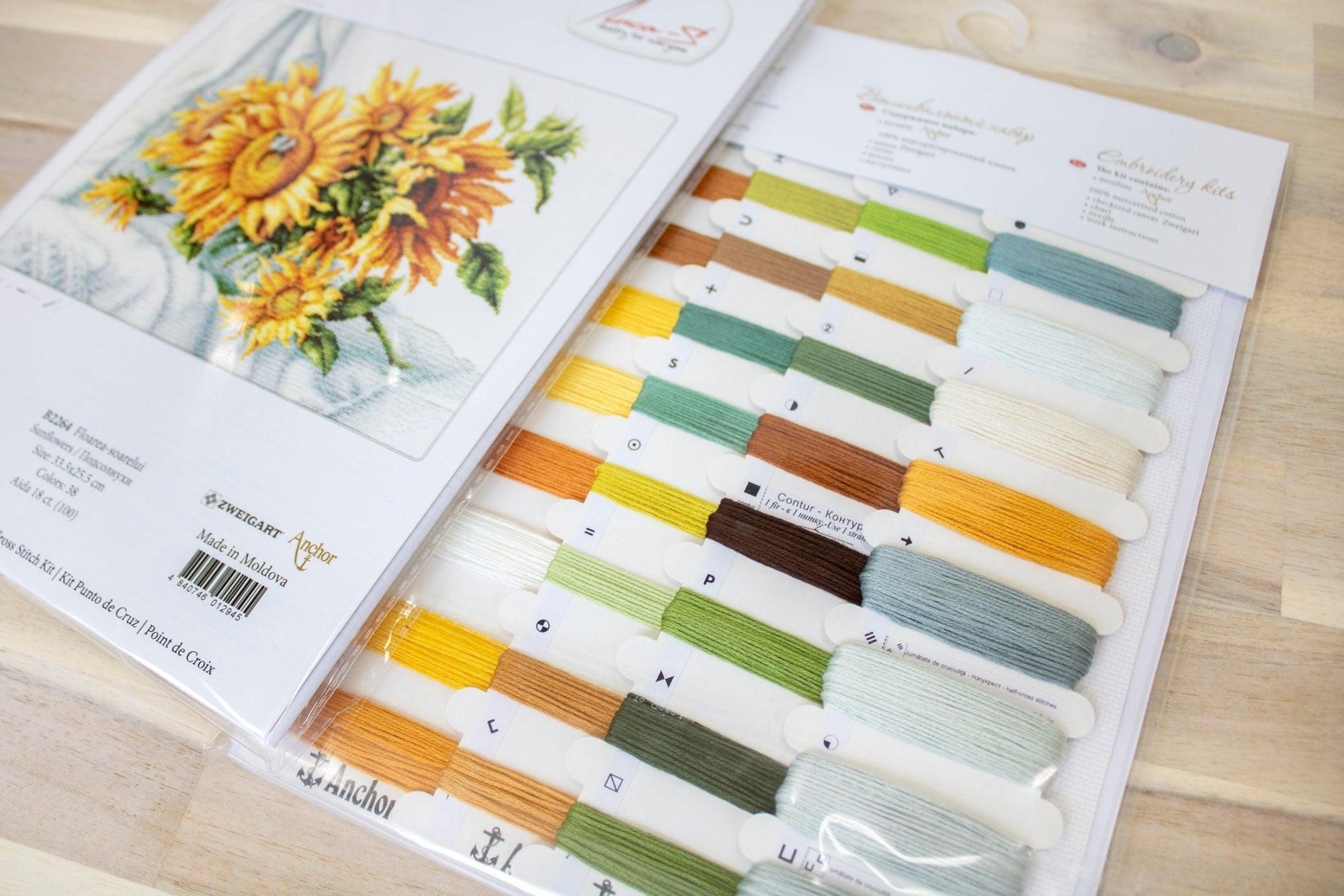 Cross Stitch Kit Luca - S - Sunflowers, B2264 - Luca - S Yarns