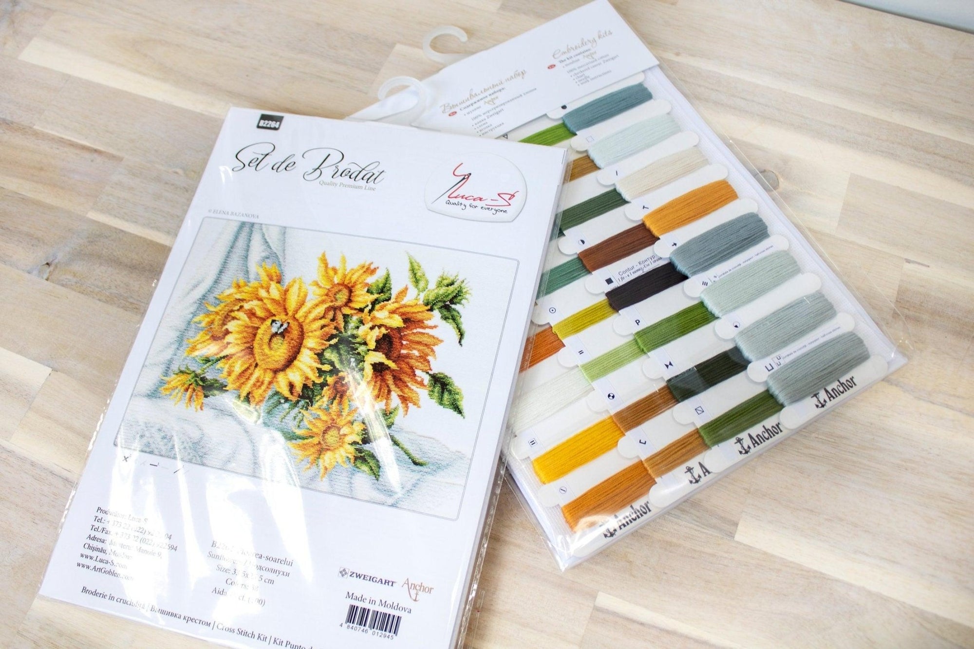 Cross Stitch Kit Luca - S - Sunflowers, B2264 - Luca - S Yarns