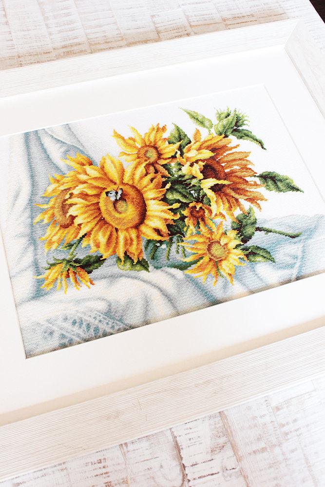Cross Stitch Kit Luca - S - Sunflowers, B2264 - Luca - S Yarns