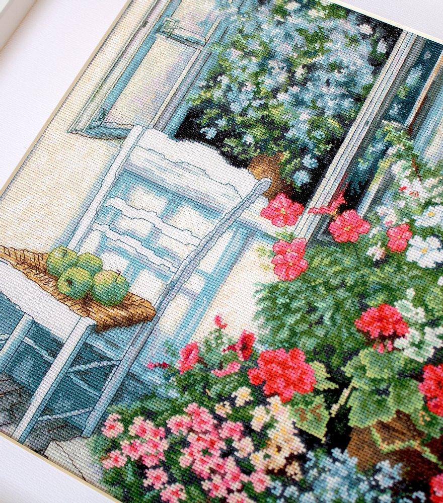 Cross Stitch Kit Luca - S - Terrace with flowers, BU4017 - Luca - S Yarns