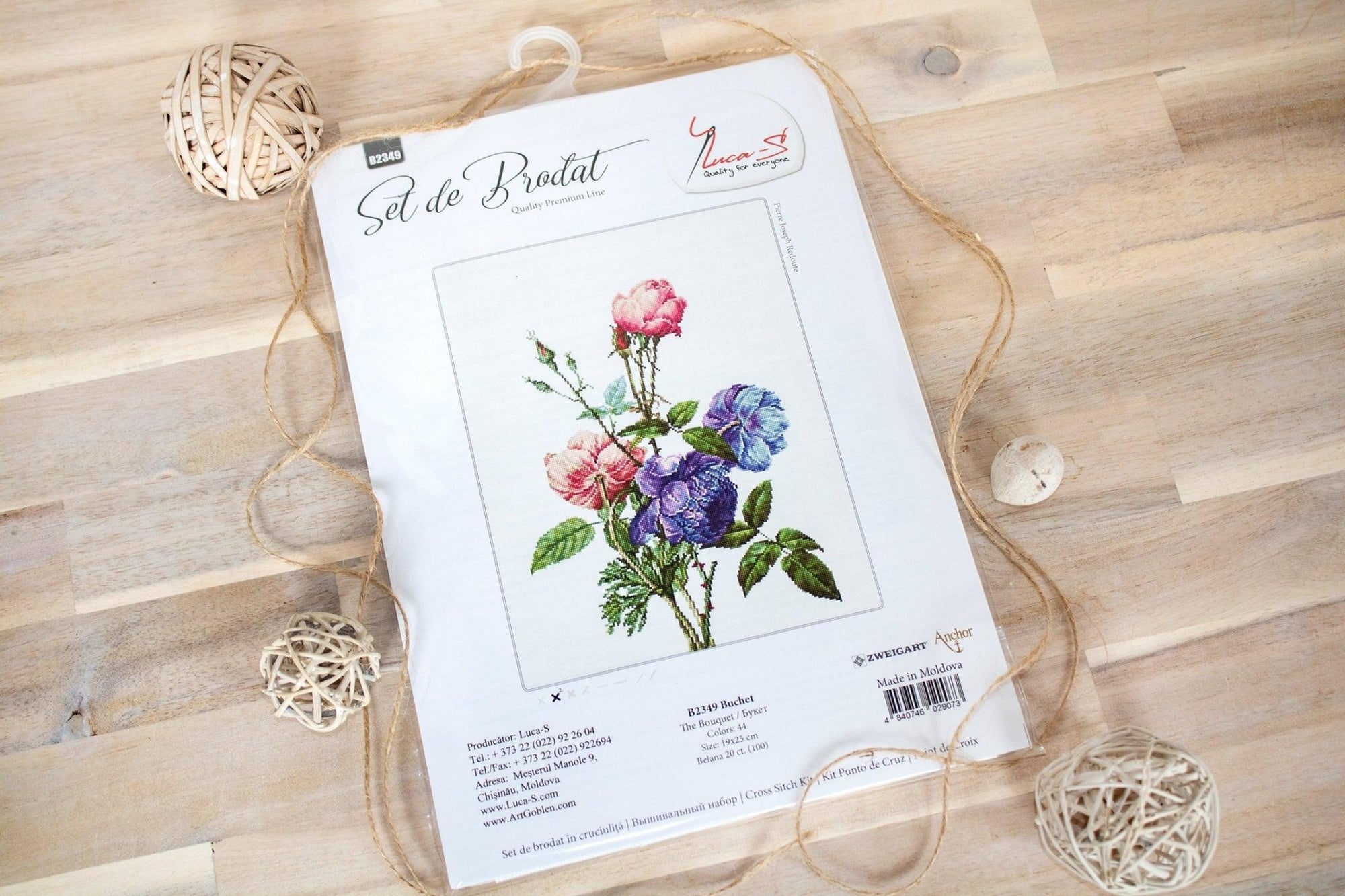 Cross Stitch Kit Luca - S - The Bouquet, B2349 - Luca - S Yarns