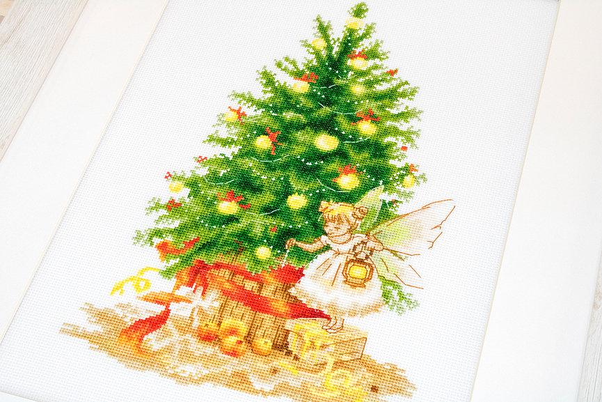Cross Stitch Kit Luca - S - The Christmas Fairy, B1117 - Luca - S Yarns