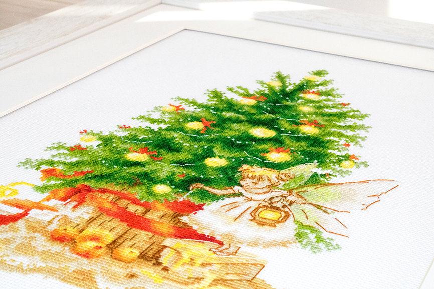 Cross Stitch Kit Luca - S - The Christmas Fairy, B1117 - Luca - S Yarns