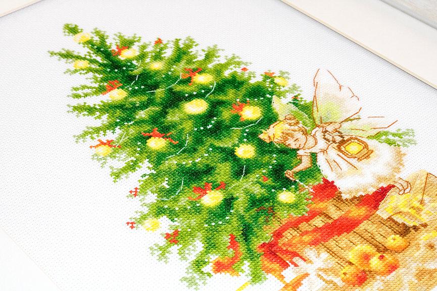 Cross Stitch Kit Luca - S - The Christmas Fairy, B1117 - Luca - S Yarns
