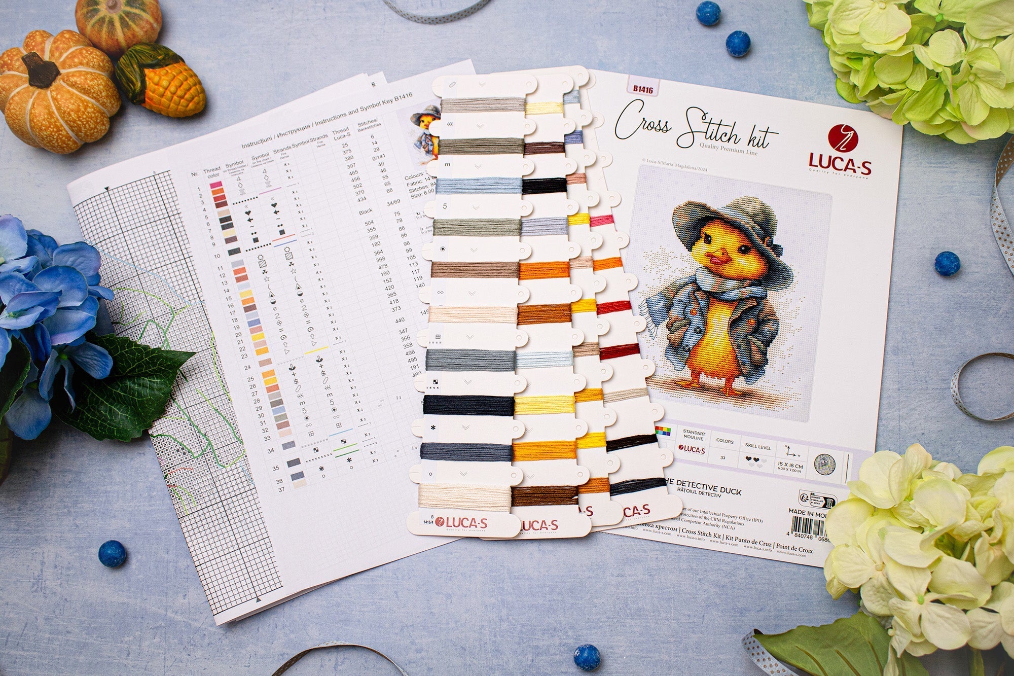 Cross Stitch Kit Luca - S - The Detective Duck, B1416 - Luca - S Yarns