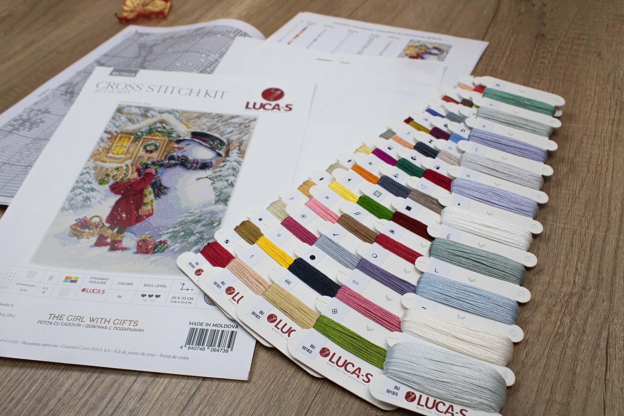 Cross Stitch Kit Luca - S - The Girl With Gifts, BU5018 - Luca - S Yarns