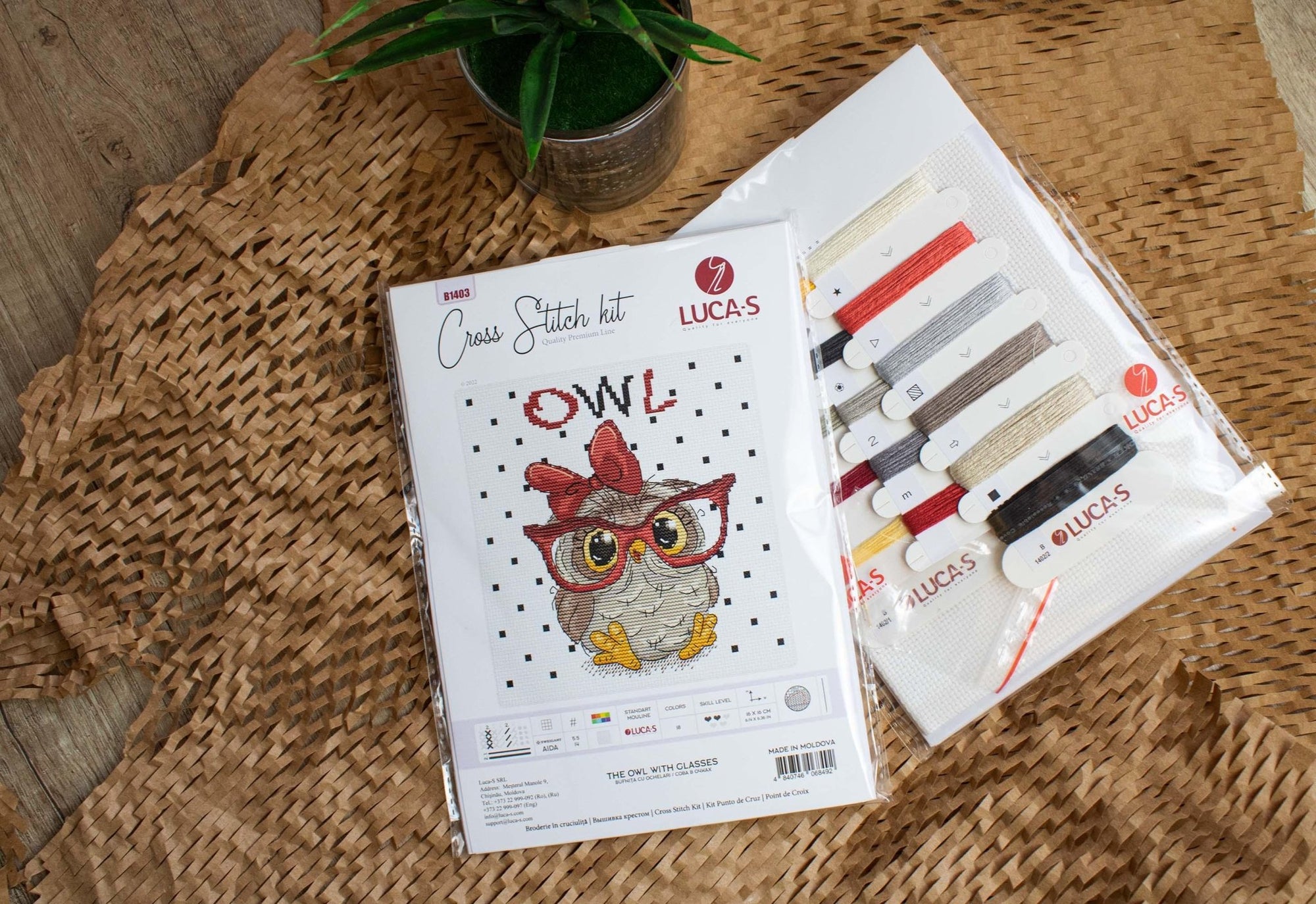 Cross Stitch Kit Luca - S - The Owl With Glasses, B1403 - Luca - S Yarns