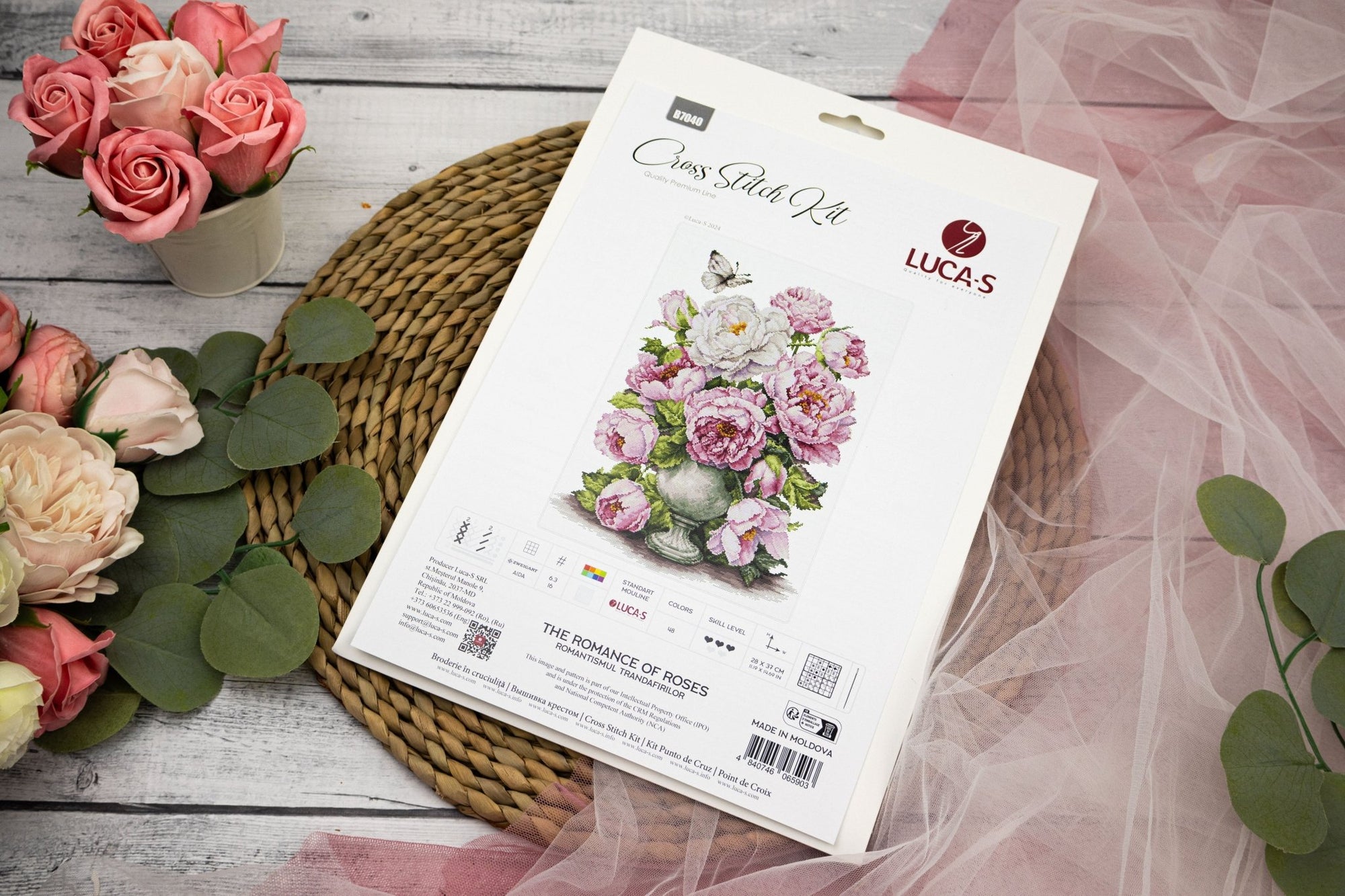 Cross Stitch Kit Luca - S - The Romance of Roses, B7040 - Luca - S Yarns