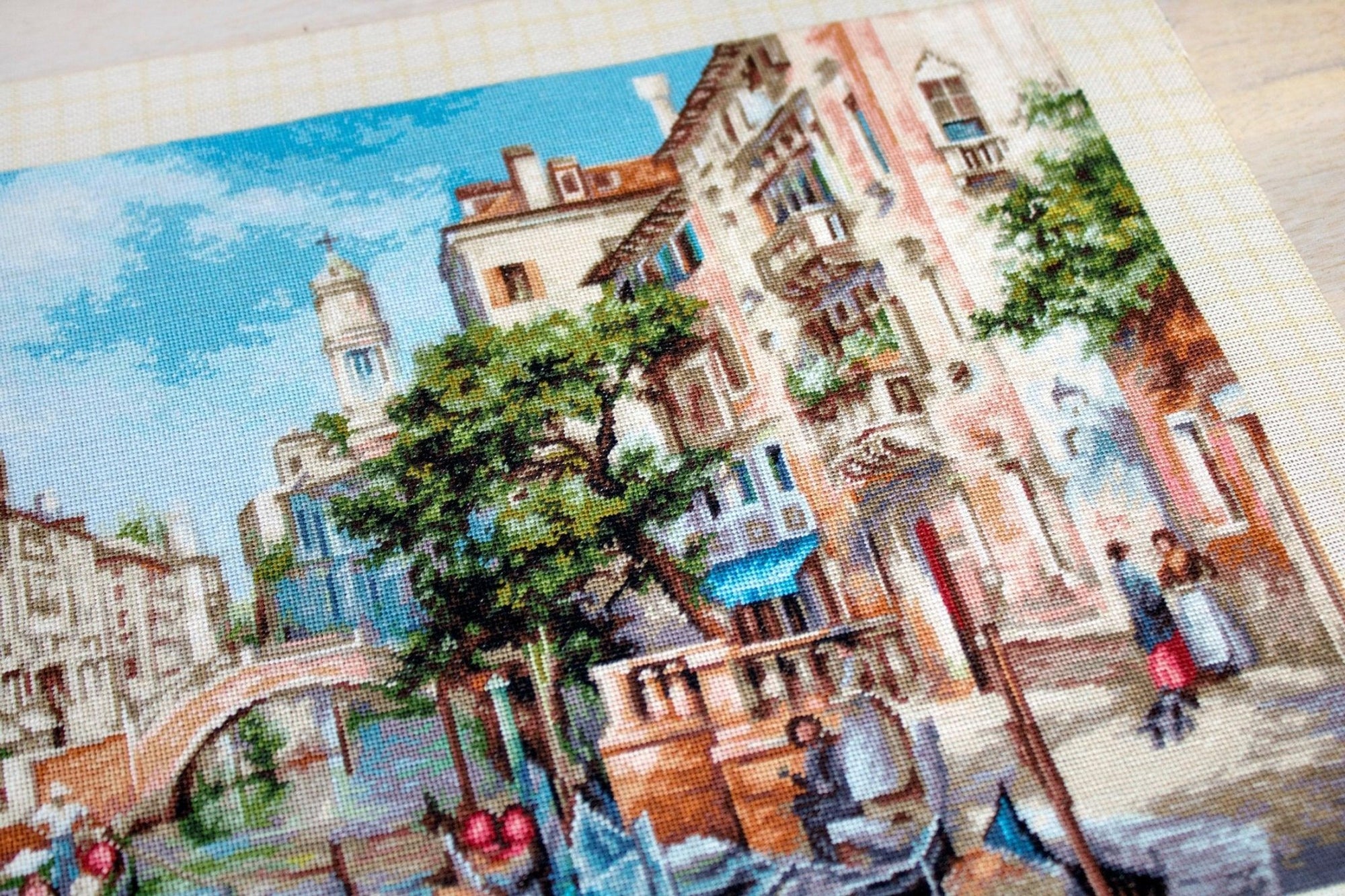 Cross Stitch Kit Luca - S - The streets of San Polo, B589 - Luca - S Yarns