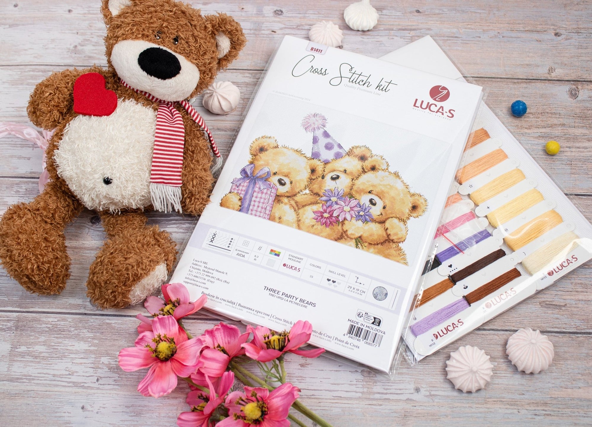 Cross Stitch Kit Luca - S - Three Party Bears, B1411 - Luca - S Yarns