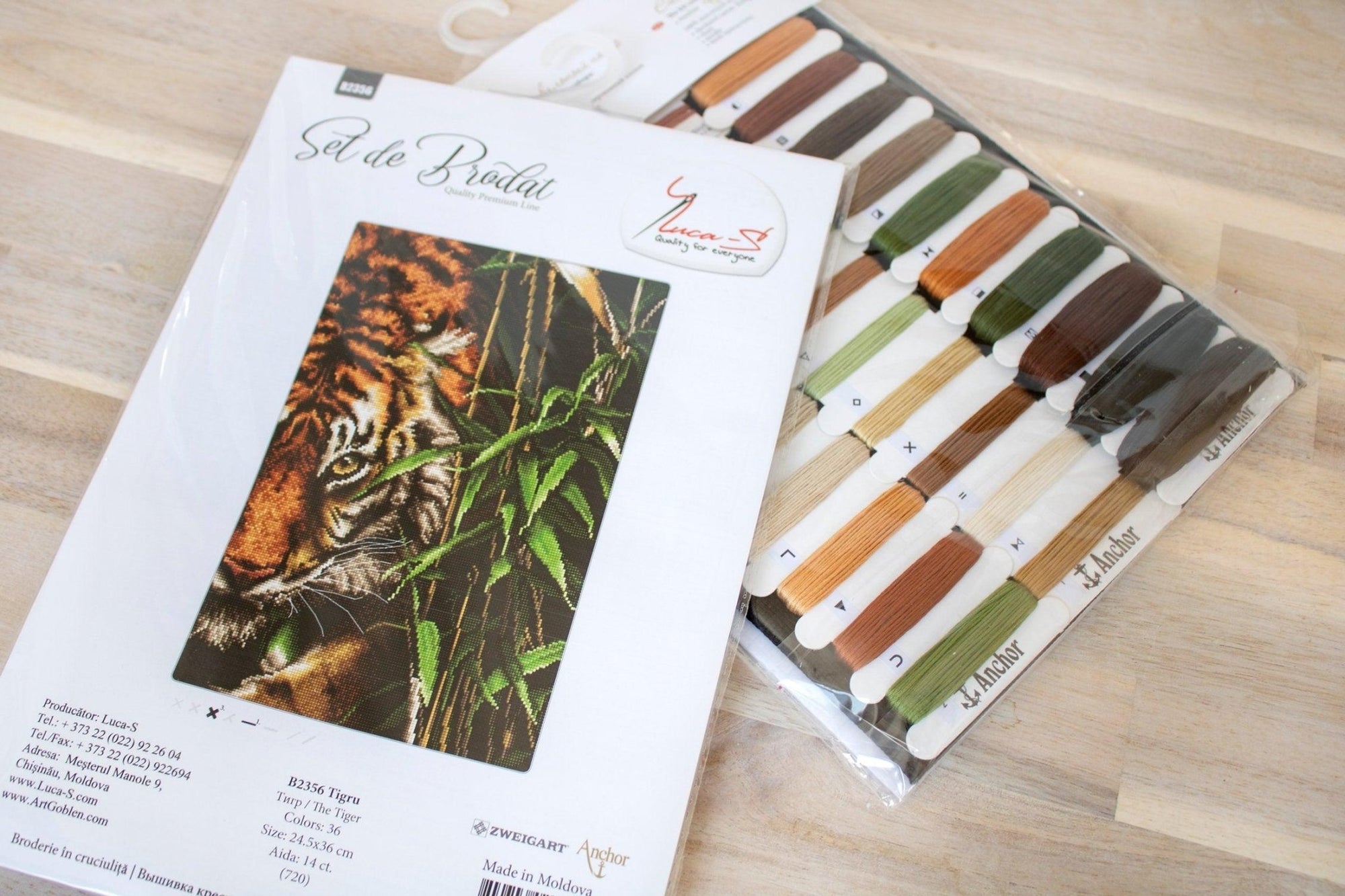 Cross Stitch Kit Luca - S - Tiger, B2356 - Luca - S Yarns