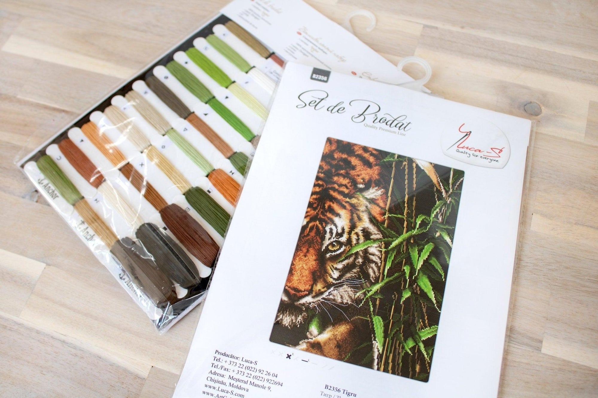 Cross Stitch Kit Luca - S - Tiger, B2356 - Luca - S Yarns