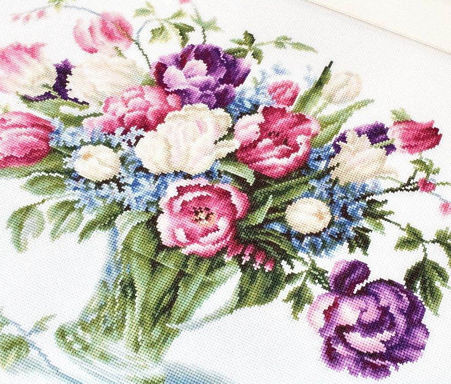 Cross Stitch Kit Luca - S - Tulips Vase, B2261 - Luca - S Yarns