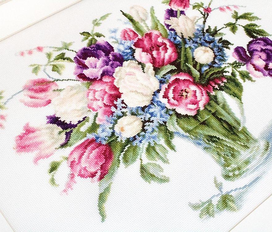 Cross Stitch Kit Luca - S - Tulips Vase, B2261 - Luca - S Yarns