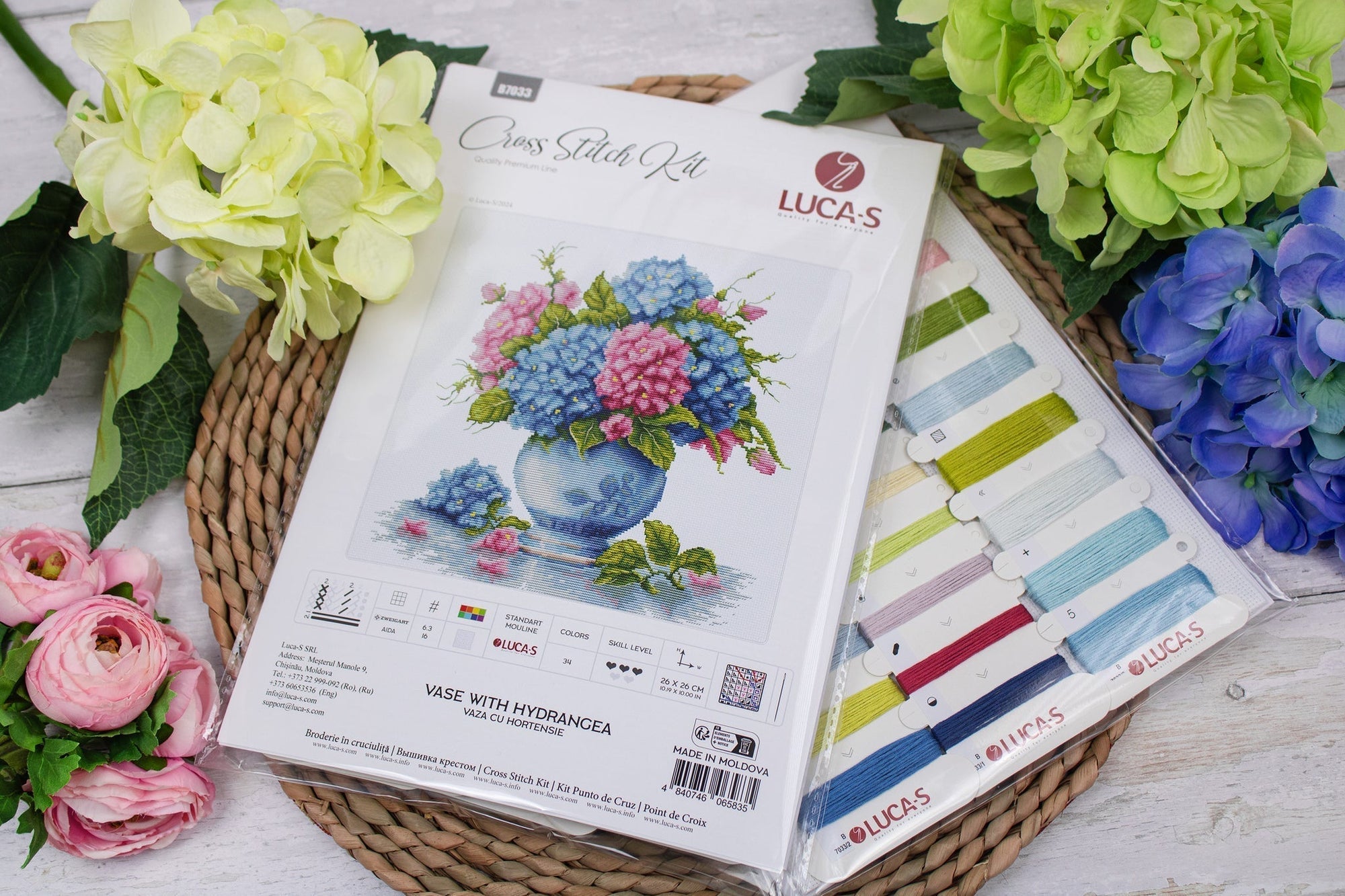 Cross Stitch Kit Luca - S - Vase with Hydrangea, B7033 - Luca - S Yarns