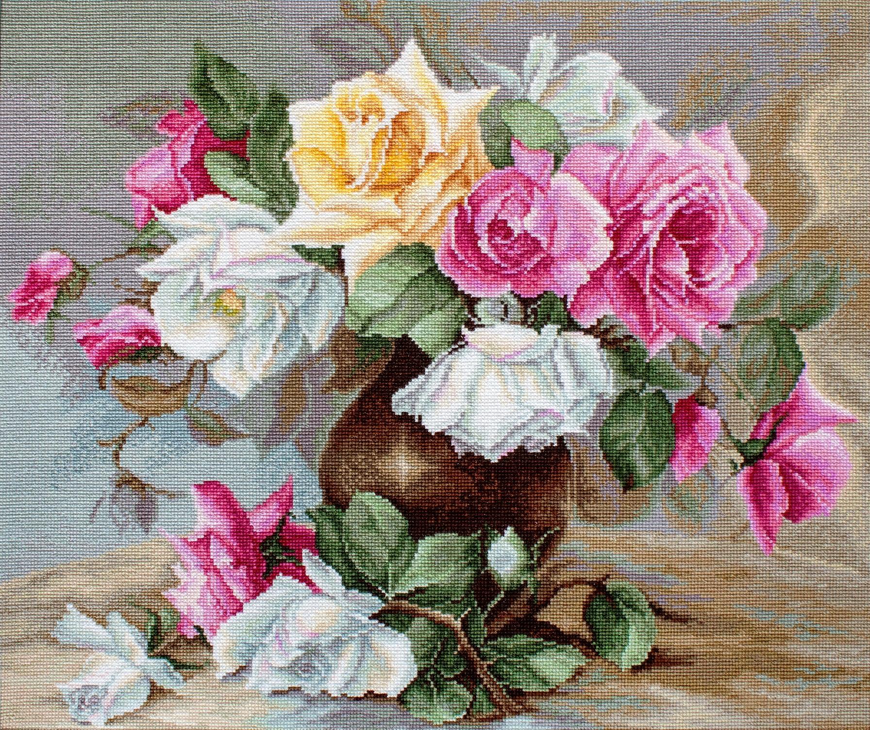 Cross Stitch Kit Luca - S - Vase with Roses, B587 - Luca - S Yarns