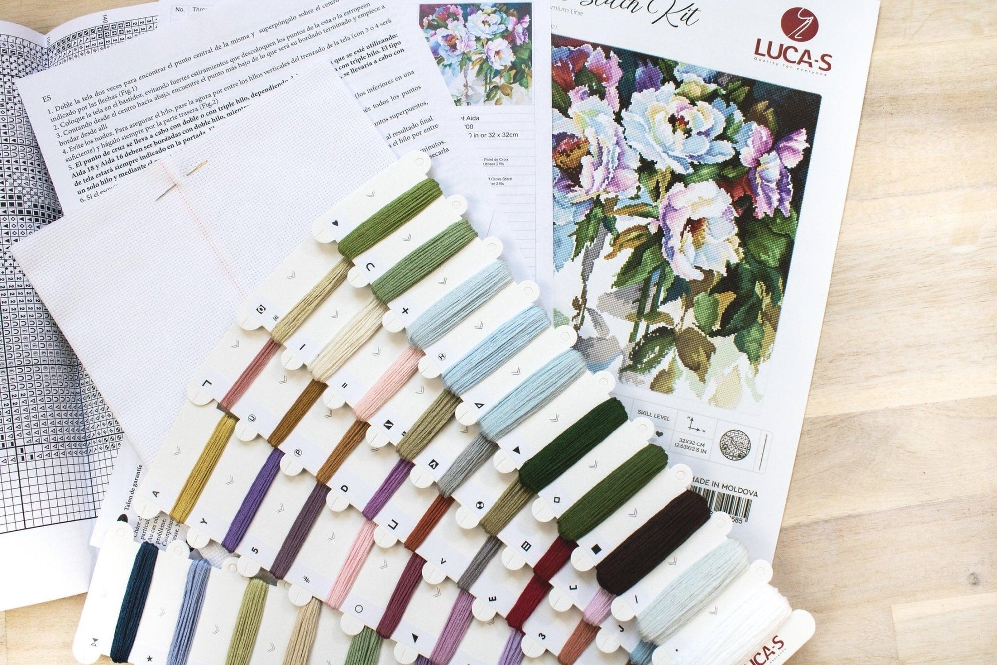 Cross Stitch Kit Luca - S - White roses, B2400 - Luca - S Yarns