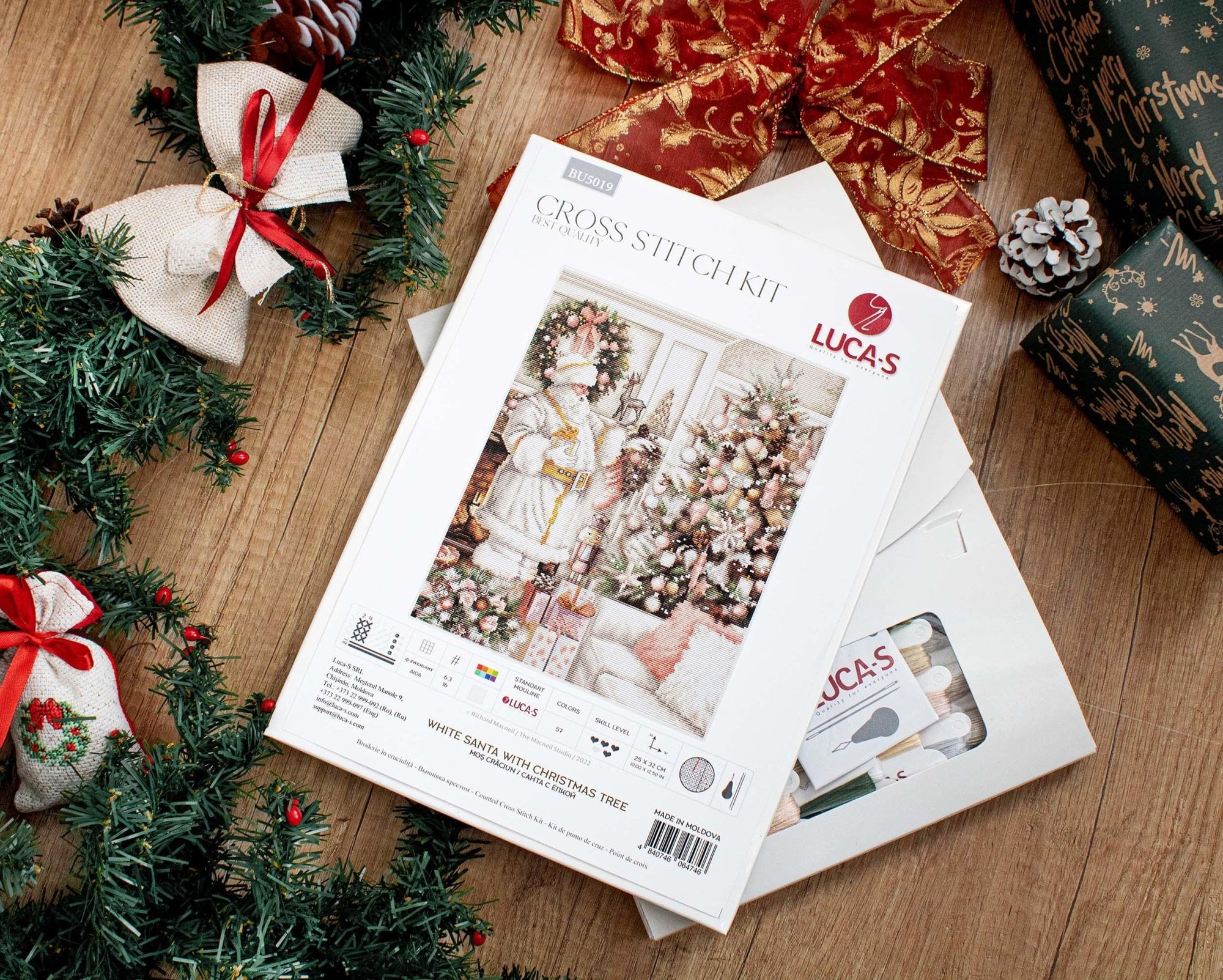 Cross Stitch Kit Luca - S - White Santa With Christmas Tree, BU5019 - Luca - S Yarns