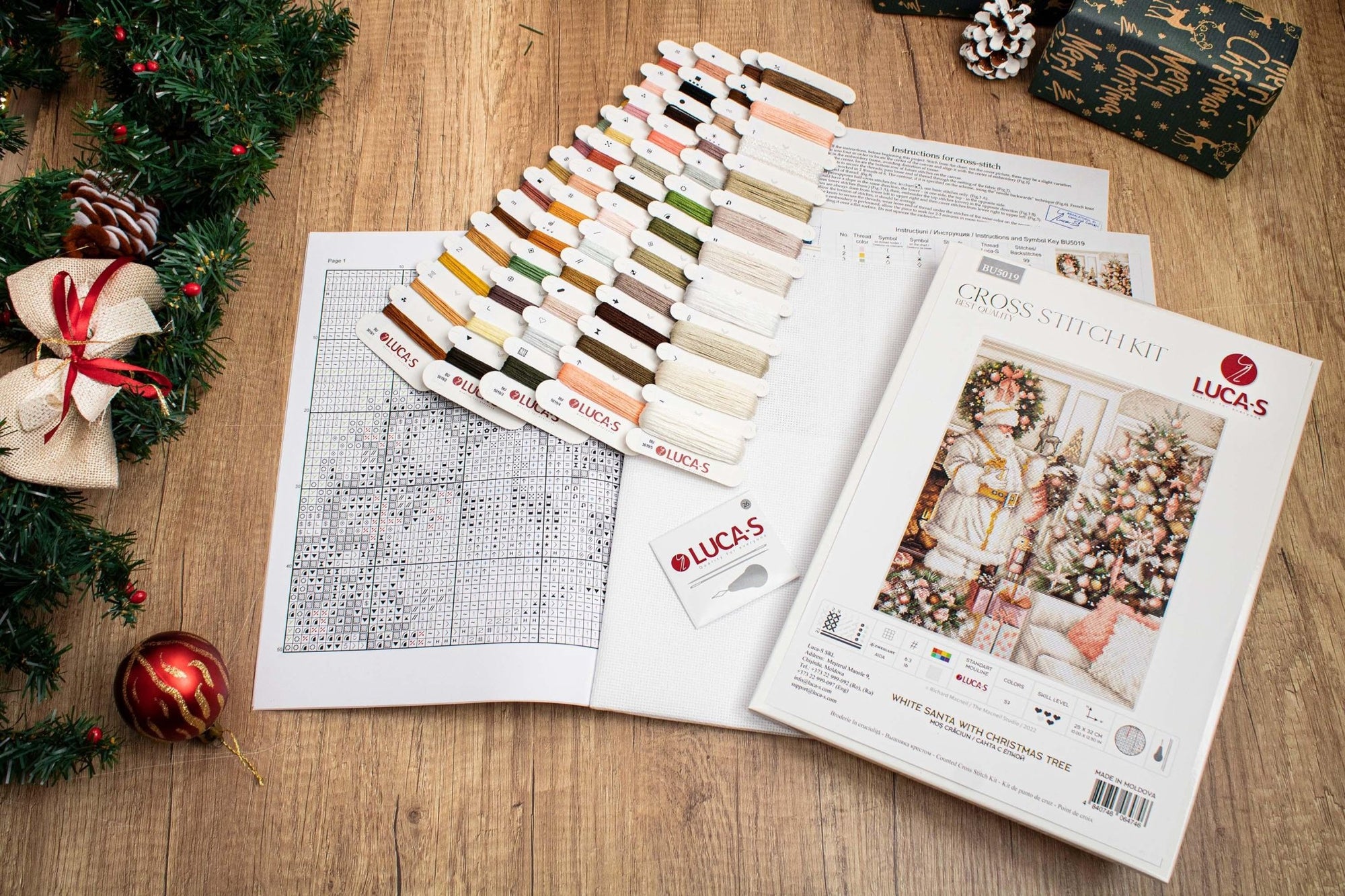 Cross Stitch Kit Luca - S - White Santa With Christmas Tree, BU5019 - Luca - S Yarns