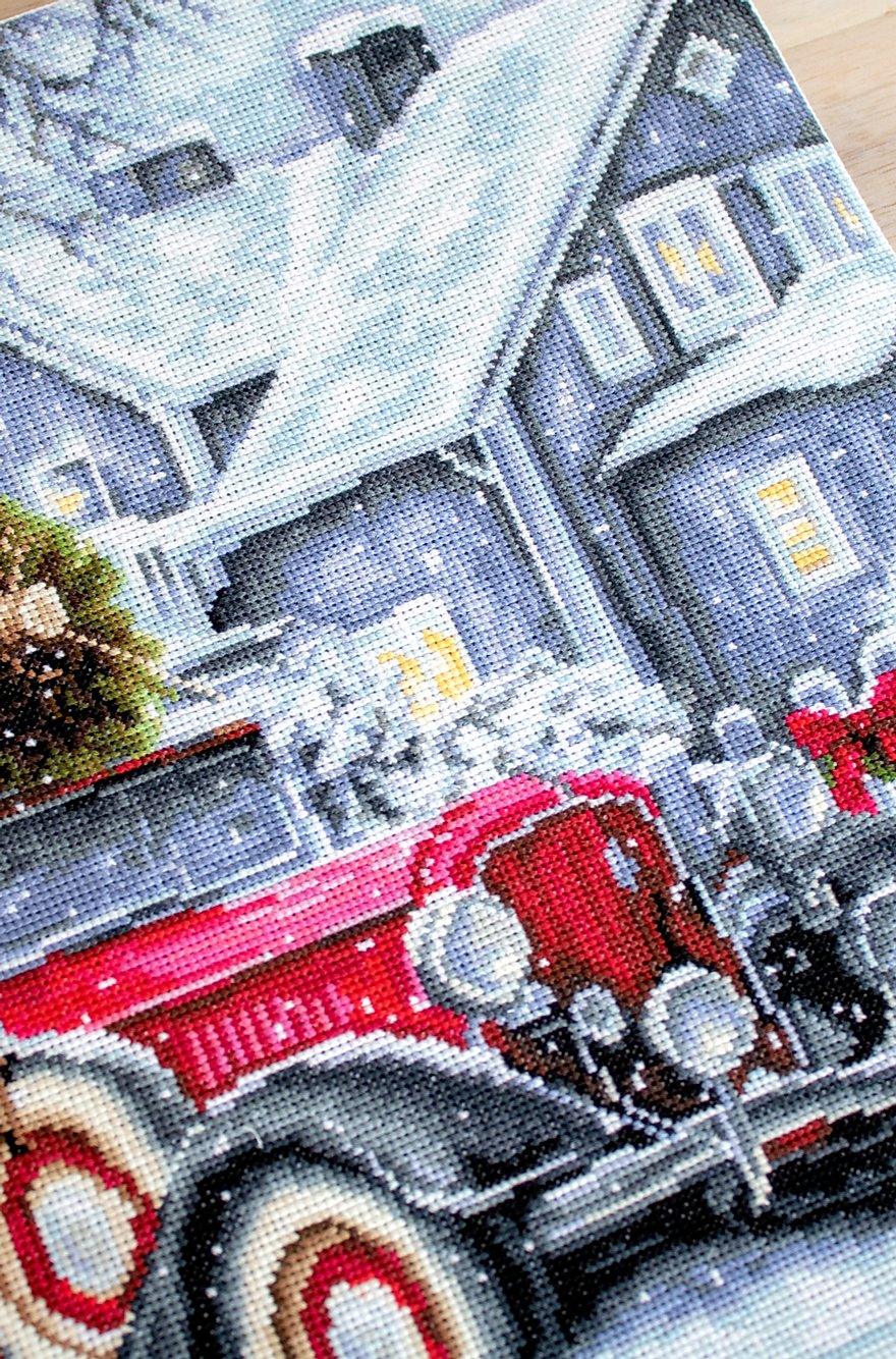 Cross Stitch Kit Luca - S - Winter Holidays, BU4010 - Luca - S Yarns