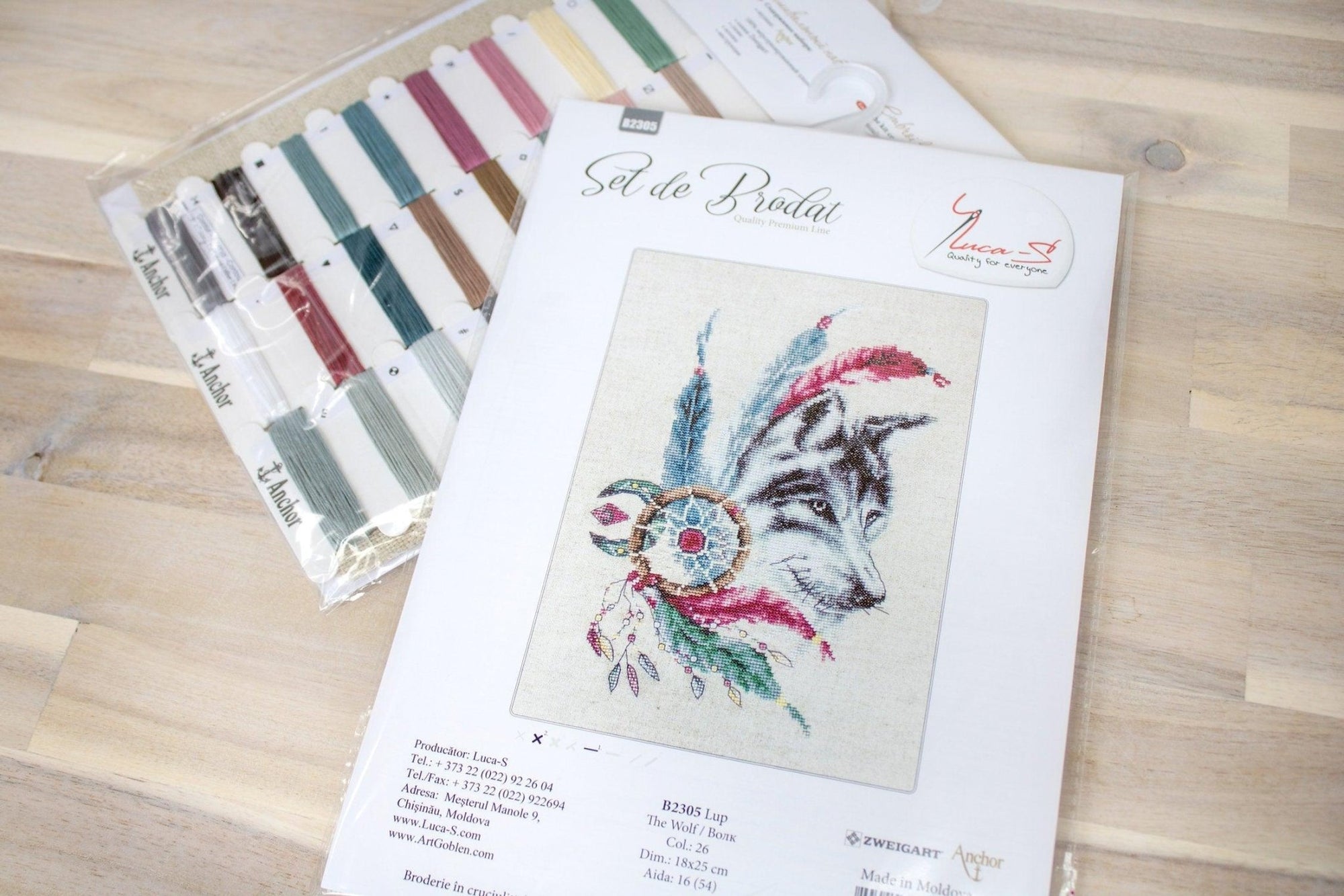 Cross Stitch Kit Luca - S - Wolf, B2305 - Luca - S Yarns