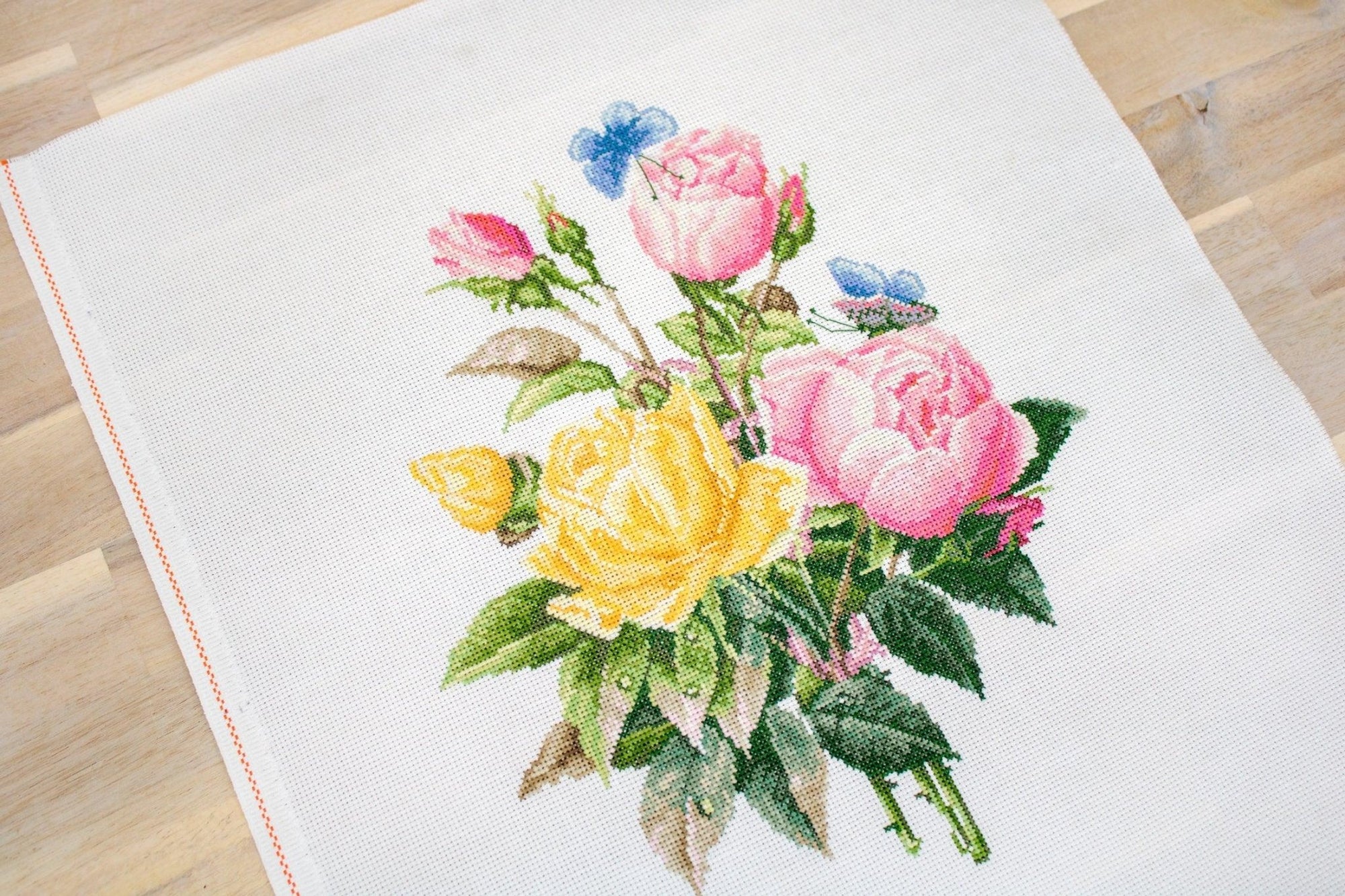 Cross Stitch Kit Luca - S - Yellow Roses and Bengal Roses, BU4003 - Luca - S Yarns