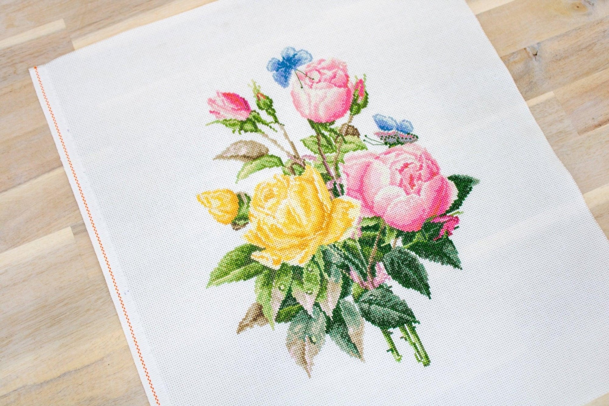 Cross Stitch Kit Luca - S - Yellow Roses and Bengal Roses, BU4003 - Luca - S Yarns