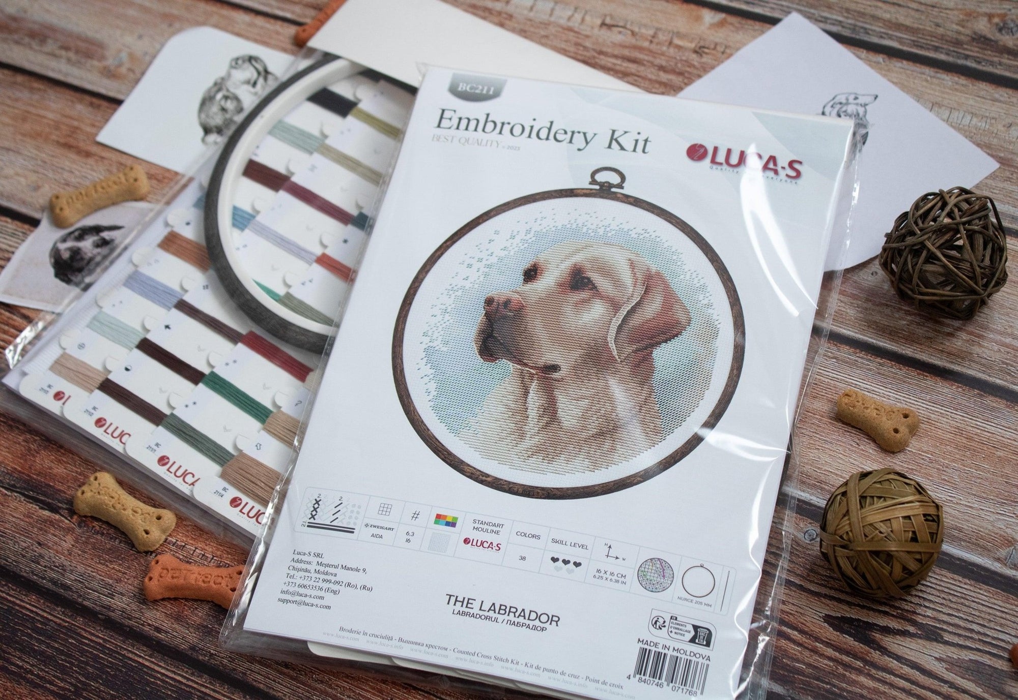 Cross Stitch Kit with Hoop Included Luca - S - BC211, The Labrador - Luca - S Yarns