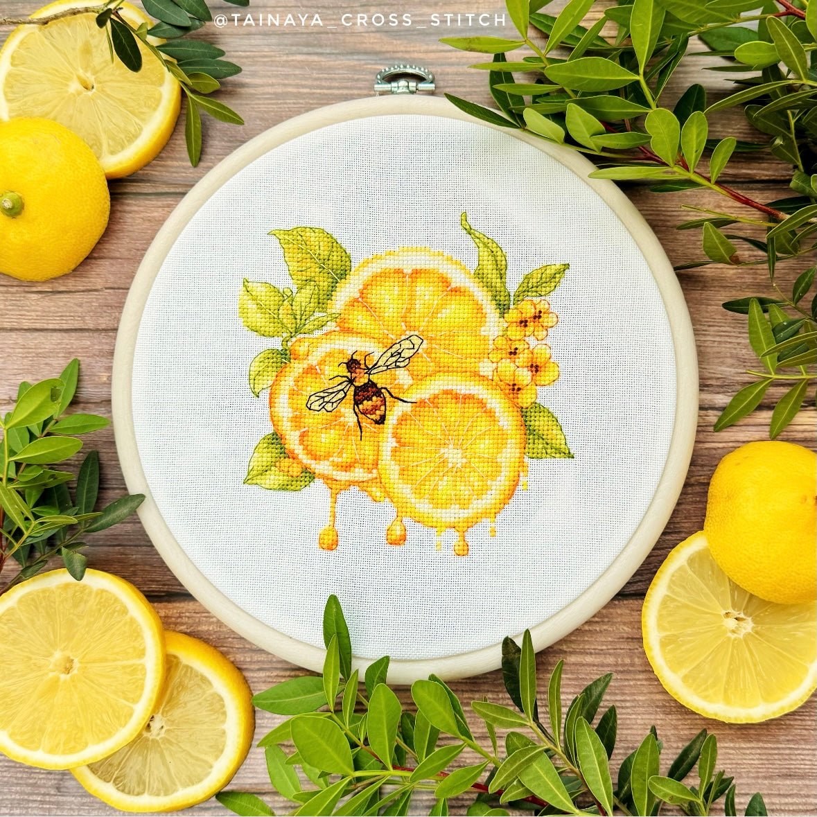 Cross Stitch Kit with Hoop Included Luca - S - The Lemon Juice, BC234 - Luca - S Yarns